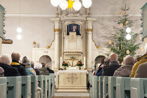 Festlicher Gottesdienst zur Einführung der neuen Pastorin Lore Julius in der evangelischen Kirchengemeinde Horst