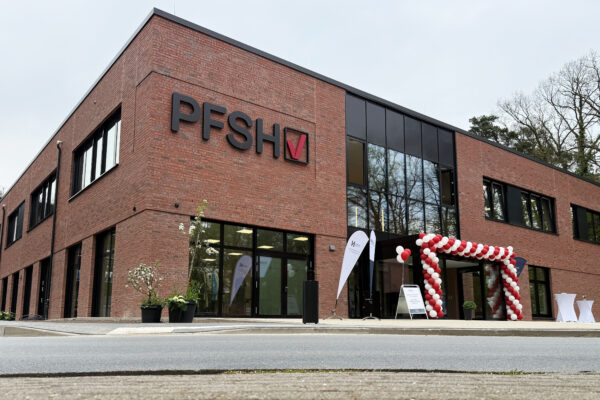 Am Donnerstag, 16. April 2026 wurde der Neubau Pflegefachschule Hannover (PFSH) offiziell eröffnet.