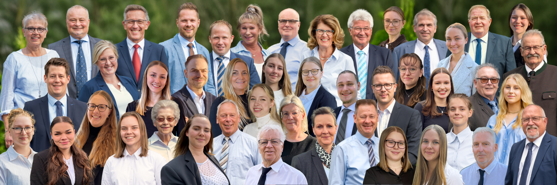 Unsere Mitarbeiterinnen und Mitarbeiter von Henschel Bestattungen.