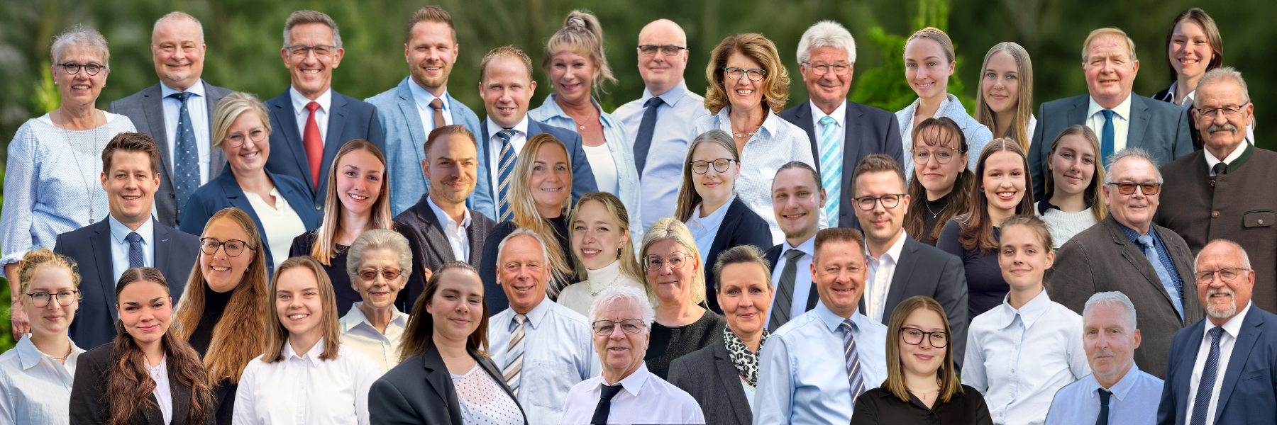 Unsere Mitarbeiterinnen und Mitarbeiter von Henschel Bestattungen.